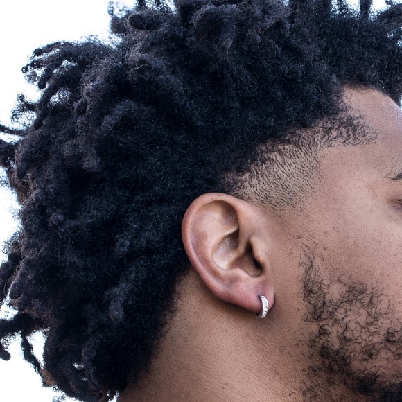 Small Iced One Row Solitaire Cz 925 Sterling Silver Skinny Huggie Hoop Earrings​ - Picture 4 of 5